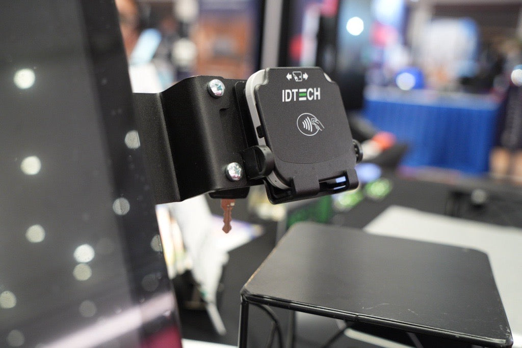ID TECH VP3350 VESA Flat Key Locking Mount for Volcora Dual Screen POS