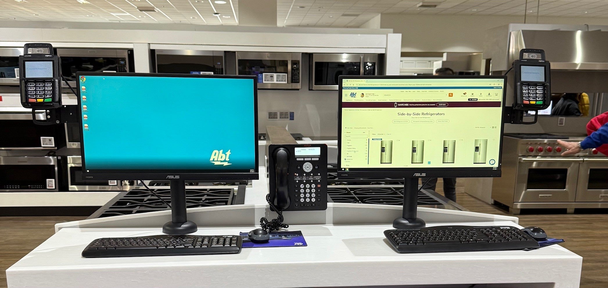 Stand VESA for Dual Monitors: Optimize Space Efficiently